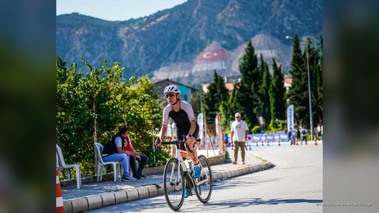 25. Eğirdir Triatlonu Sona Erdi: 500 Sporcu Yarıştı