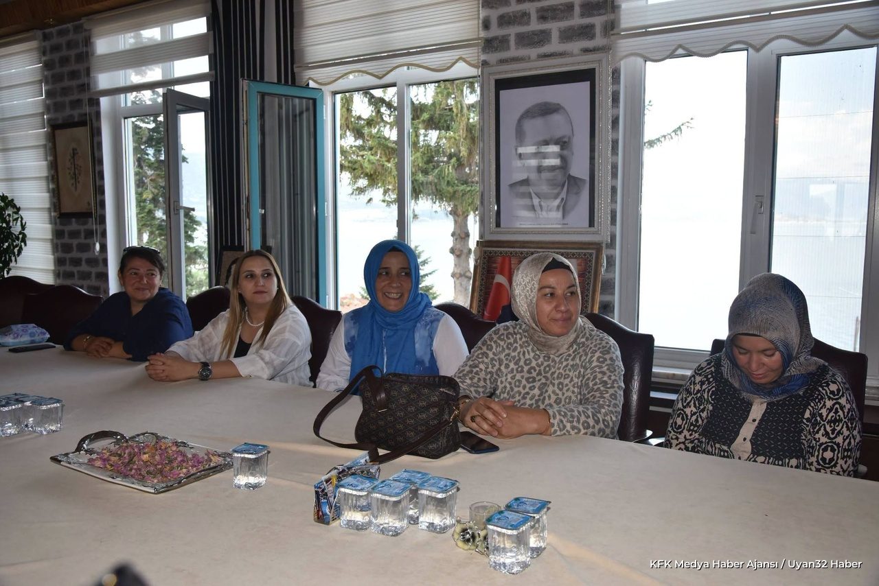 Kadın Kolları'ndan Başkan Özer'e Ziyaret
