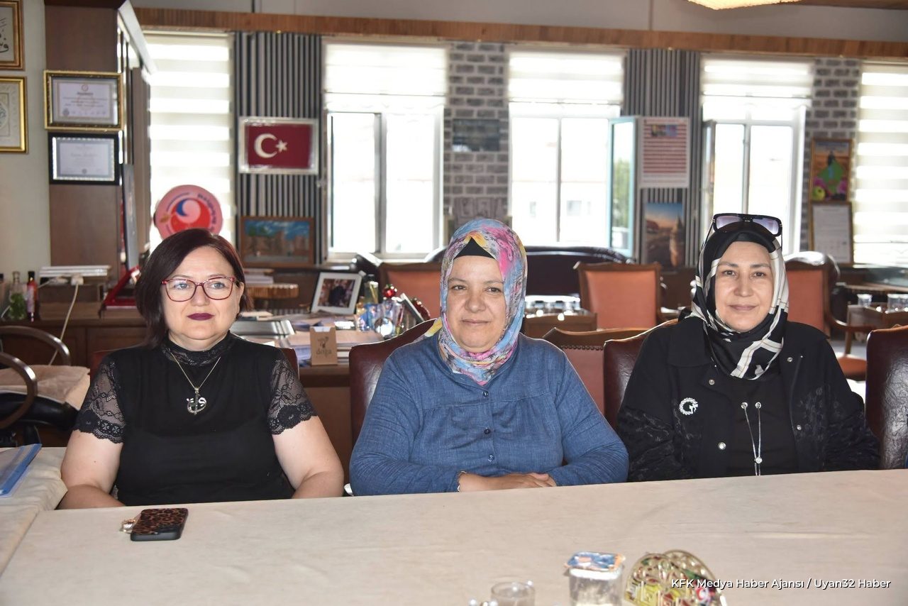 Kadın Kolları'ndan Başkan Özer'e Ziyaret