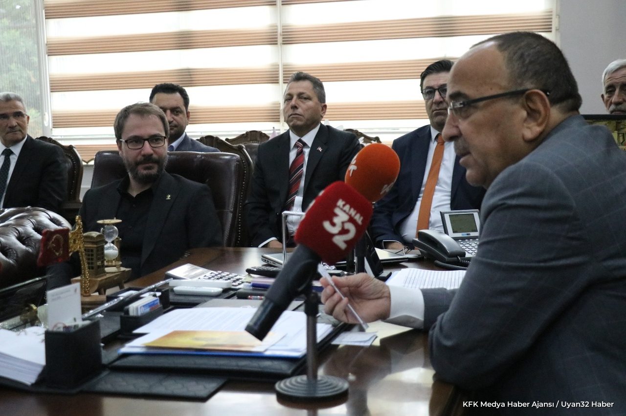AK Parti Isparta Teşkilatından Esnaf Odasına Ahilik Ziyareti