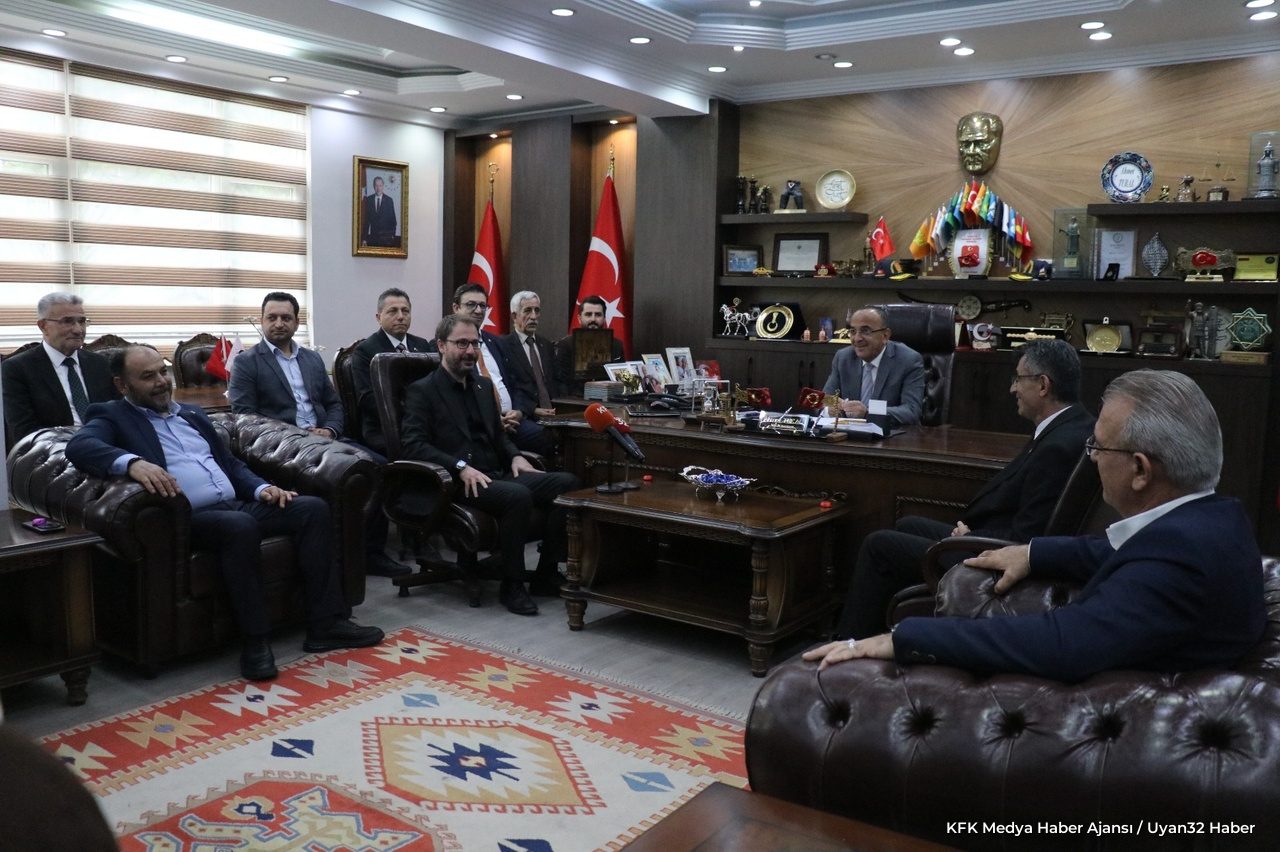 AK Parti Isparta Teşkilatından Esnaf Odasına Ahilik Ziyareti - Detay 6
