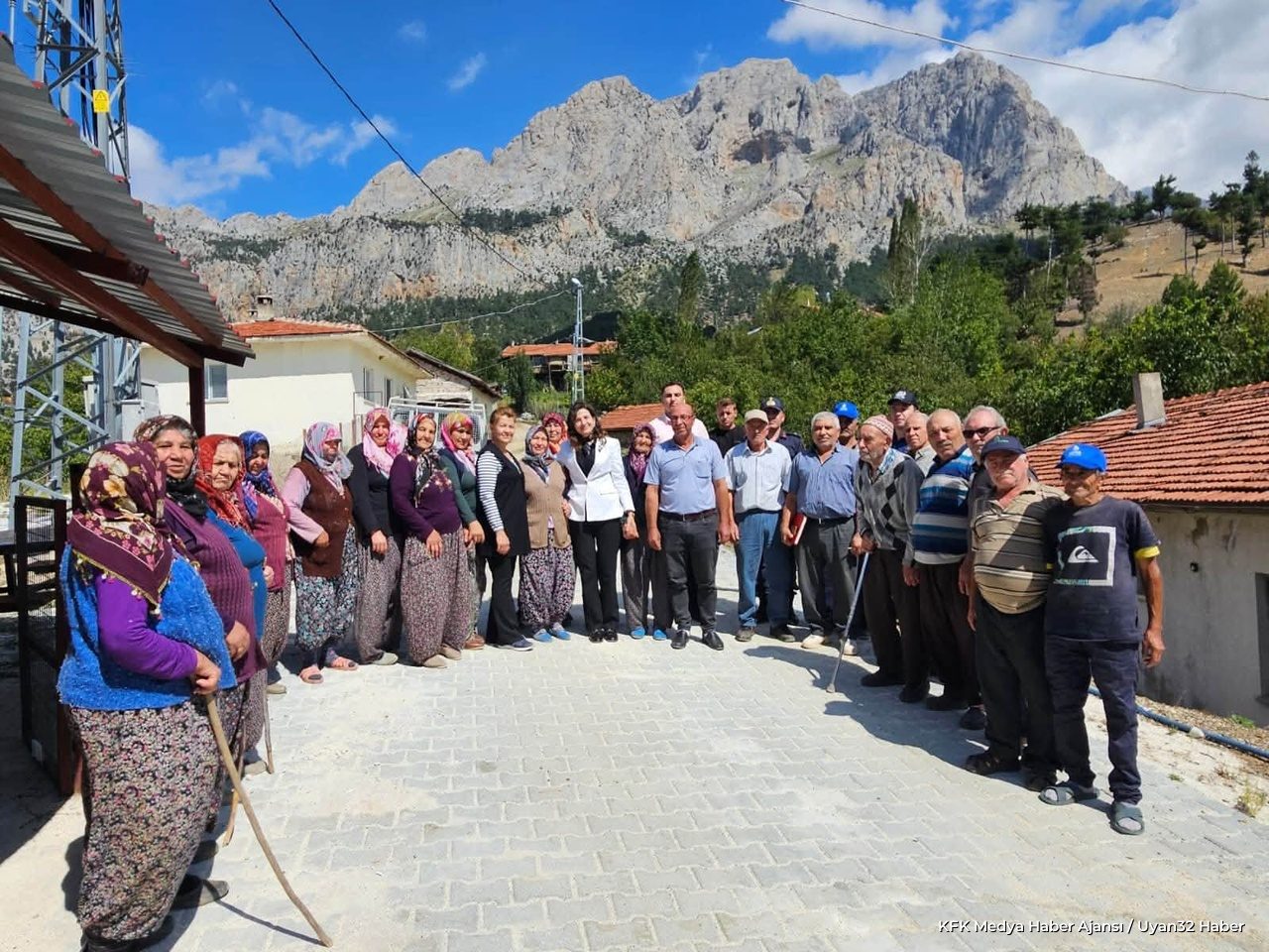 Aksu Kaymakamı Merve Ayık Eldere Köyünde Vatandaşlarla Buluştu - Detay 2