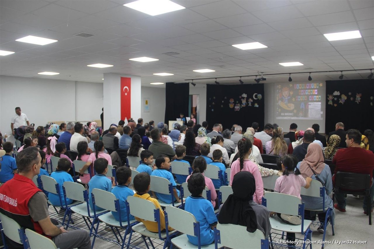 Atabey'de İlköğretim Haftası Kutlandı: Öğrencilerden Renkli Gösteri - Detay 3