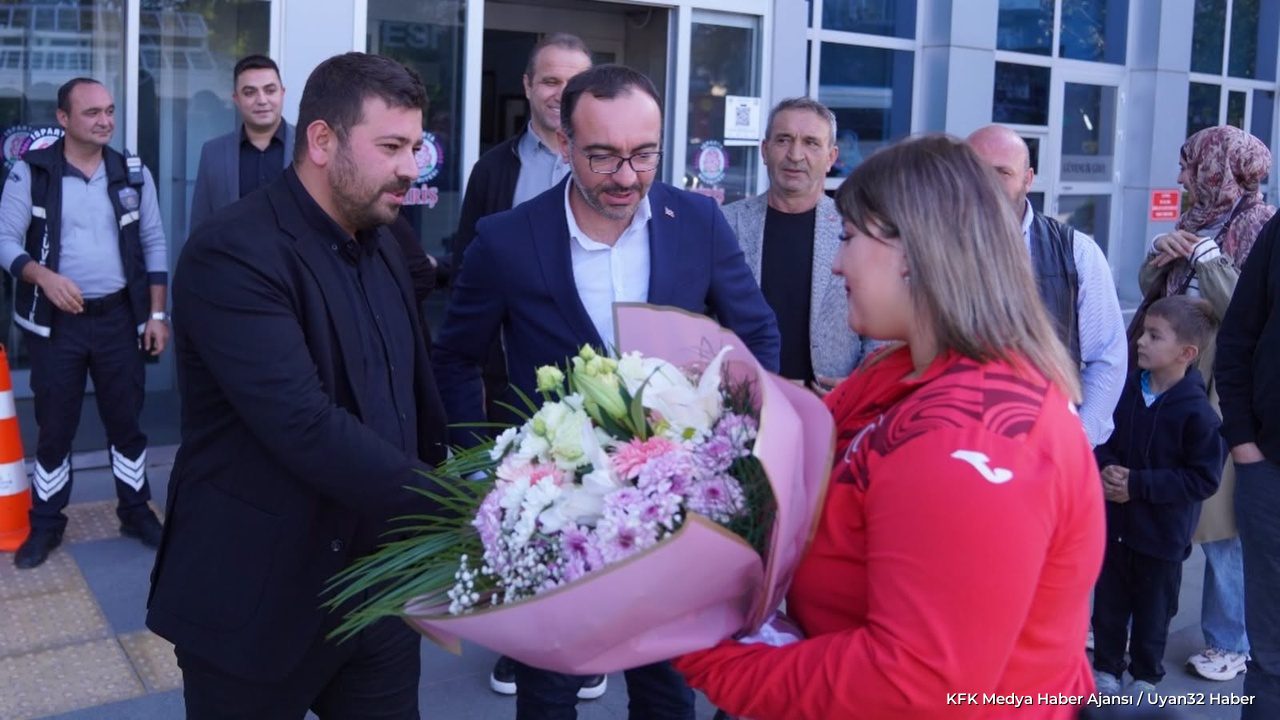Avrupa Şampiyonu Fatma Gül Çevik Isparta’da Coşkuyla Karşılandı - Detay 5