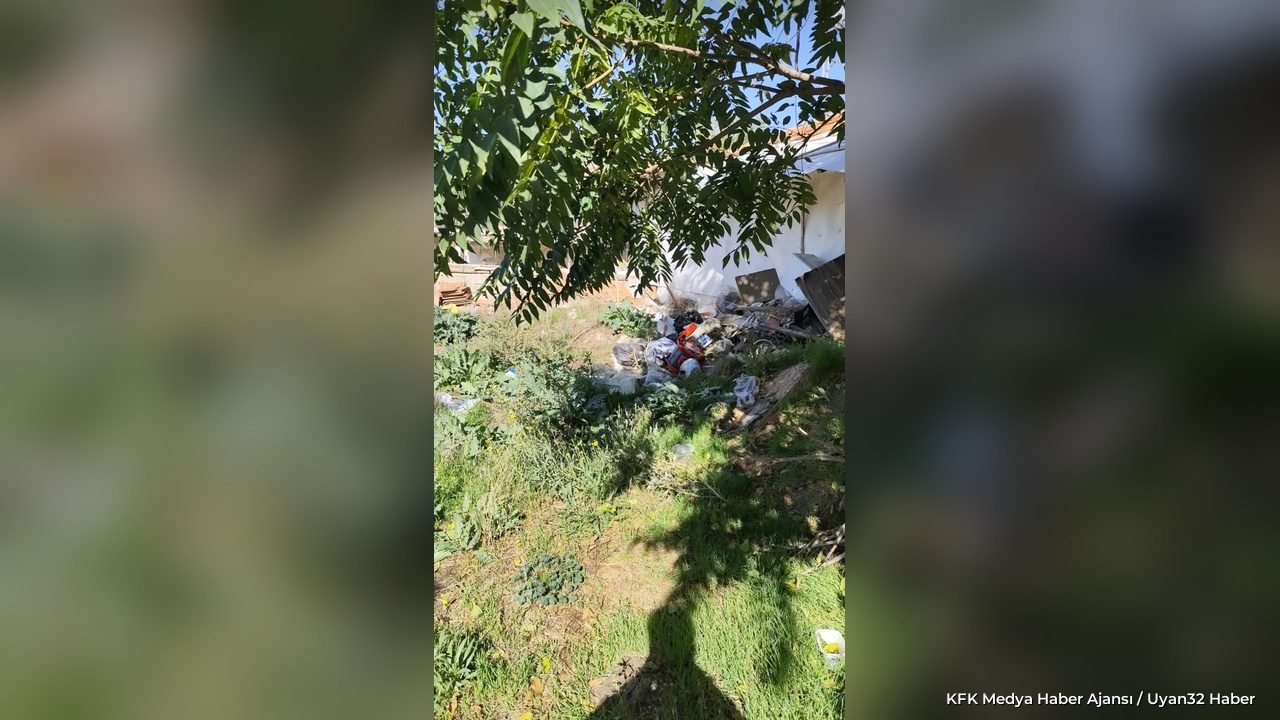 Babasının Mezarını Ziyarete Gitti, Gördüklerine İsyan Etti! - Detay 2