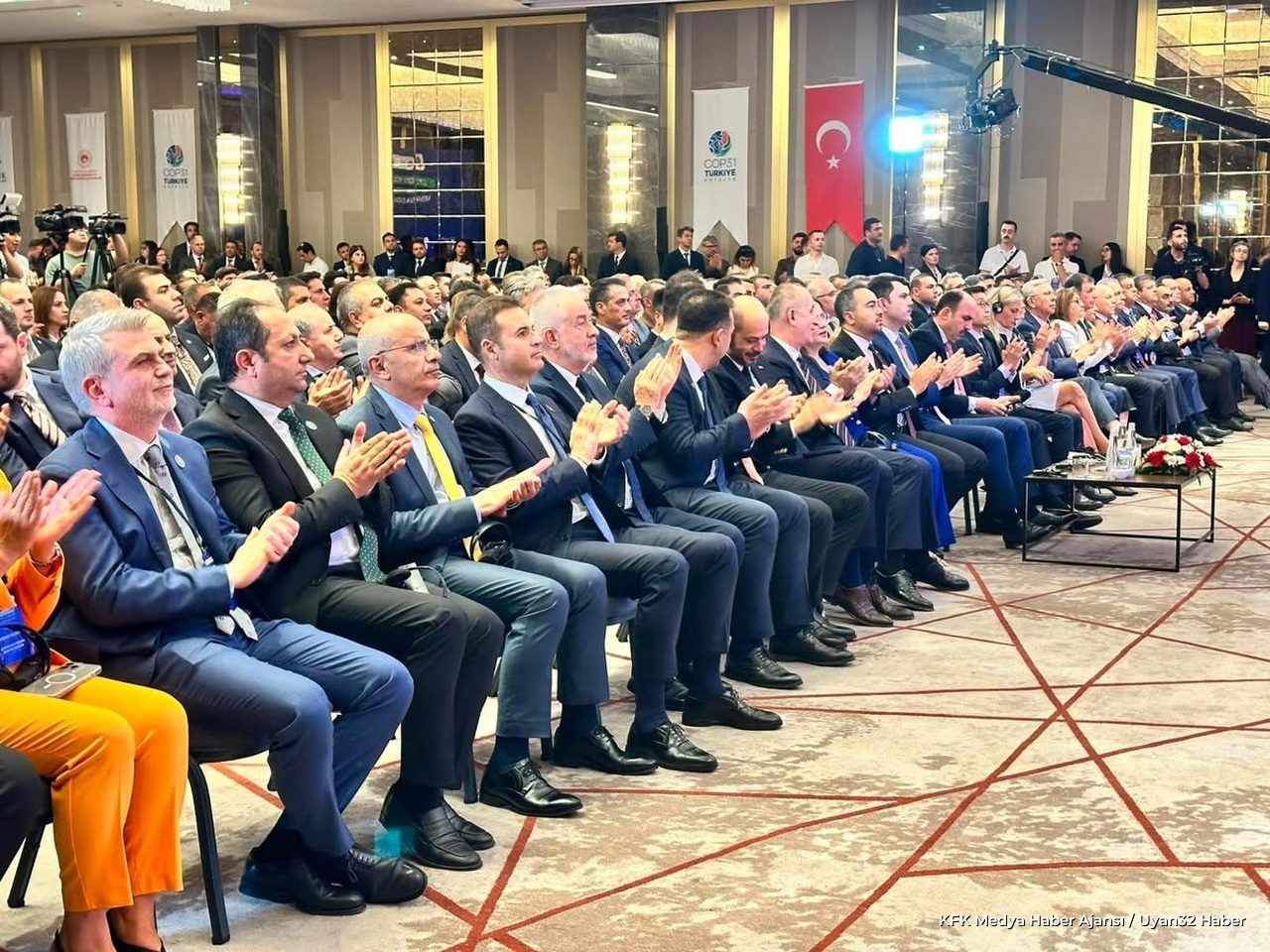 İklim Zirvesi'nde Görüşmeler