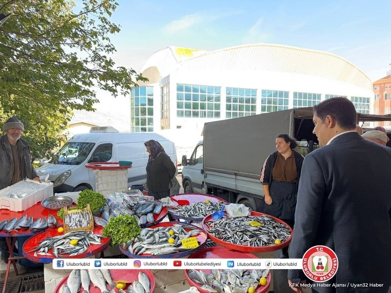 Başkan Ahmet Oğuz Bakır Uluborlu Pazarı'nda - Detay 5