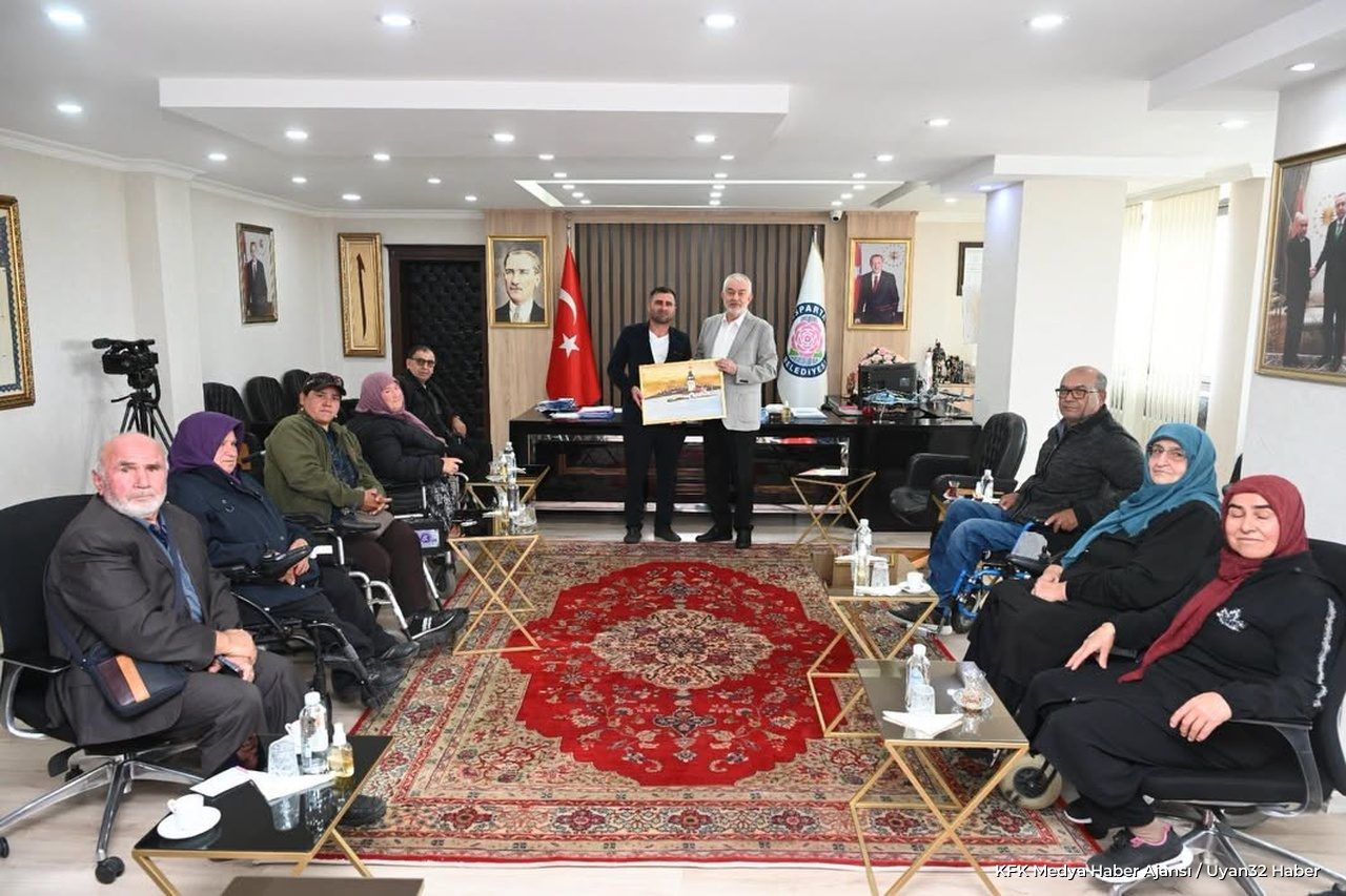 Başkan Başdeğirmen Yürüme Engelliler Derneği Üyelerini Ağırladı