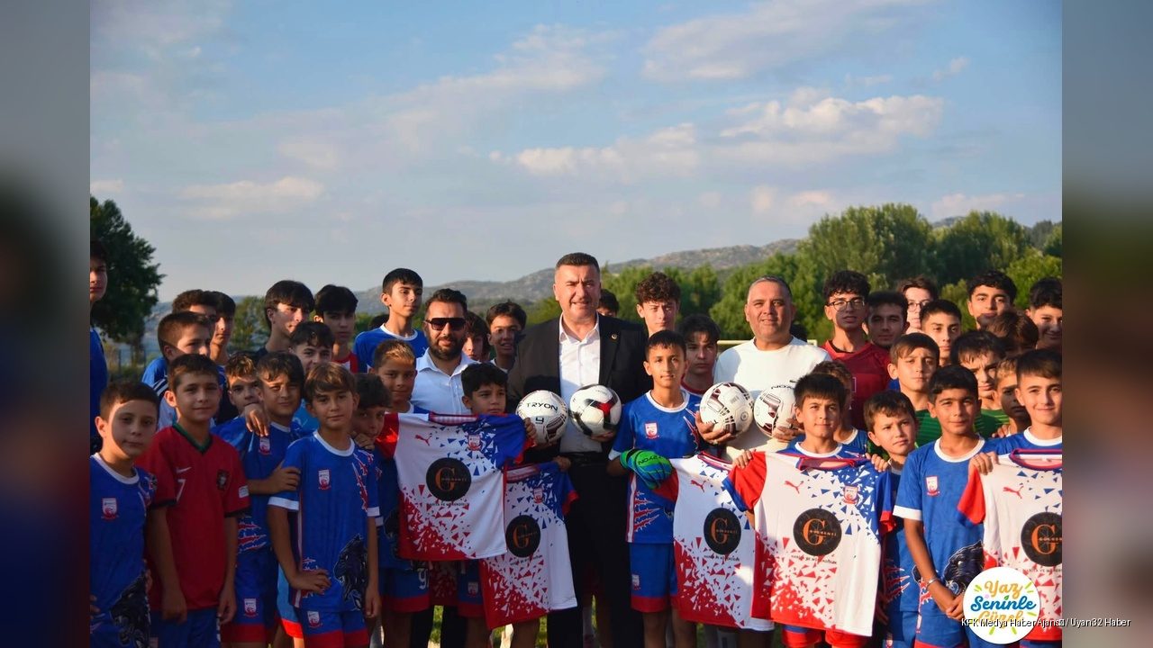 Başkan Mustafa Özer'den Genç Sporculara Destek