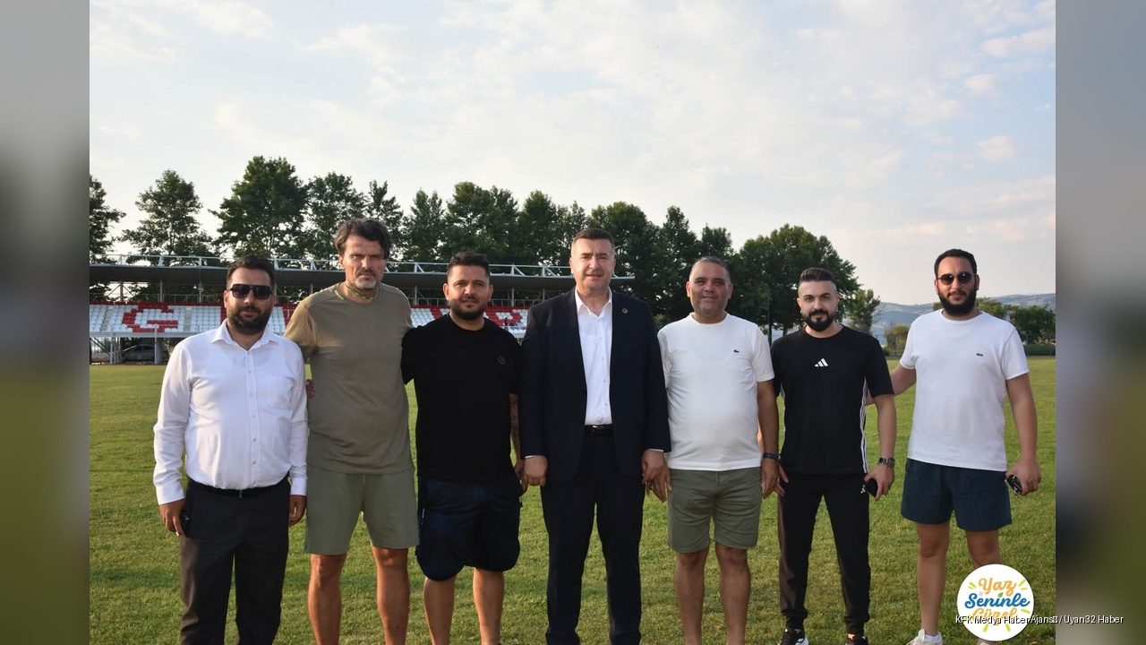 Başkan Mustafa Özer'den Genç Sporculara Destek