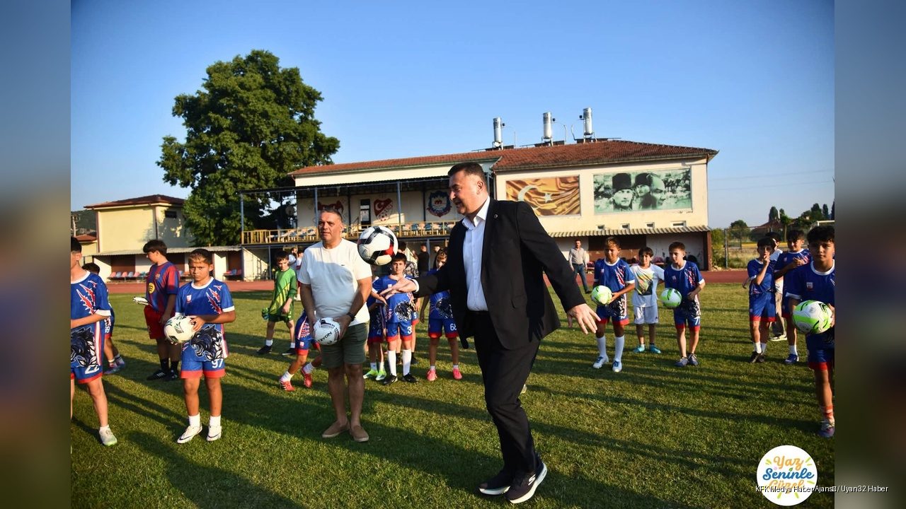 Başkan Mustafa Özer'den Genç Sporculara Destek