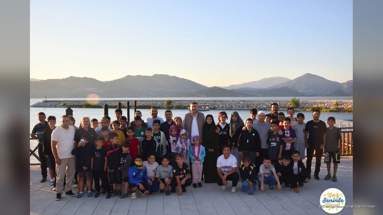 Başkan Özer, Çocuklarla Sabah Namazı Sonrası Buluştu