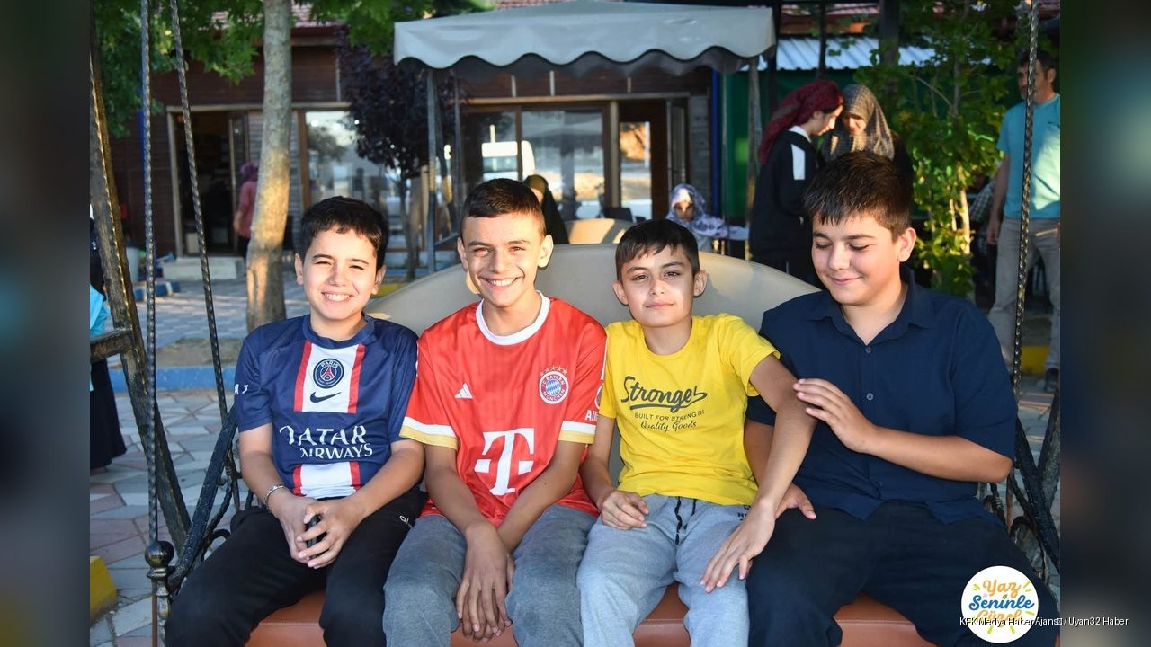 Başkan Özer, Çocuklarla Sabah Namazı Sonrası Buluştu
