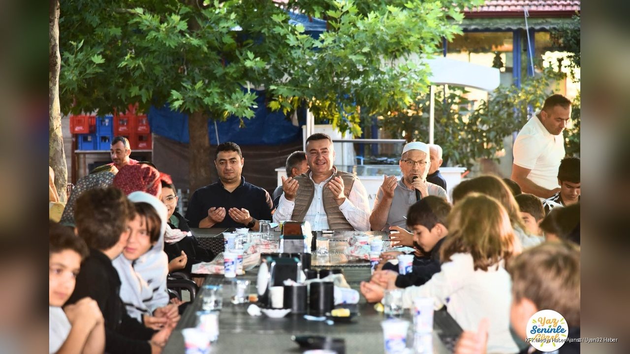 Başkan Özer, Çocuklarla Sabah Namazı Sonrası Buluştu