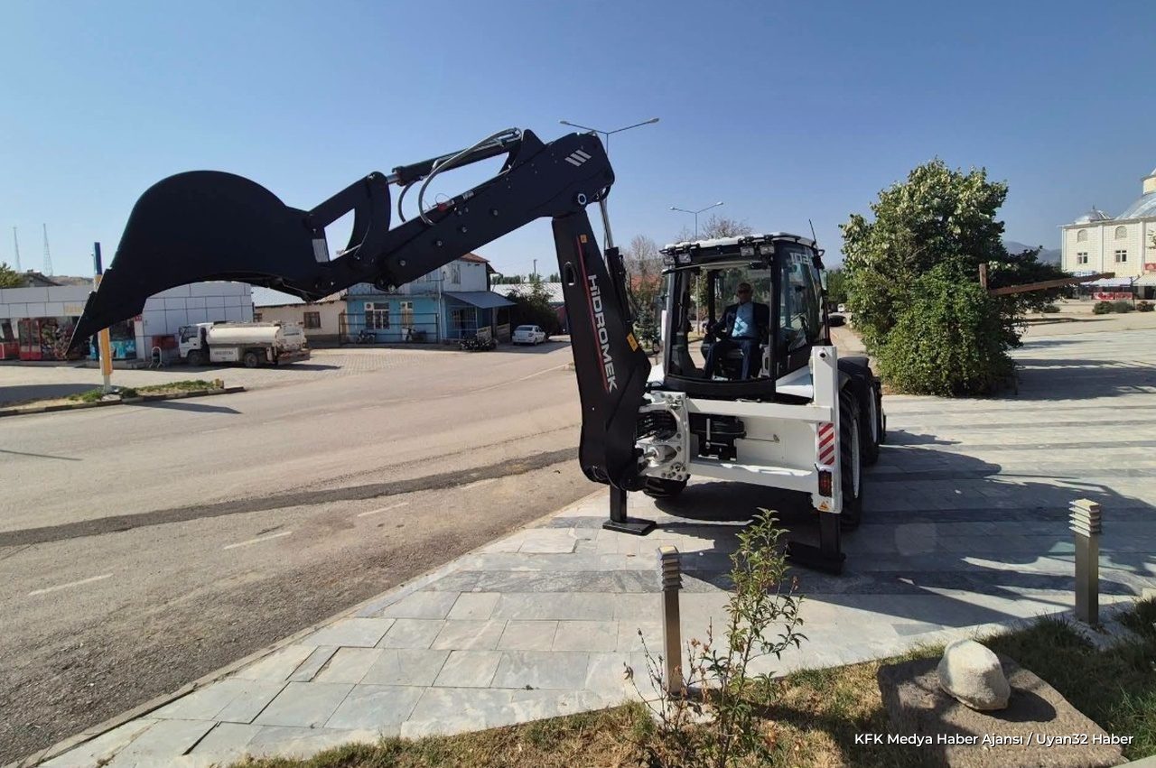 Çarıksaraylar Belediyesi 10 Milyon TL Hibe İle Yeni İş Makinesi Aldı