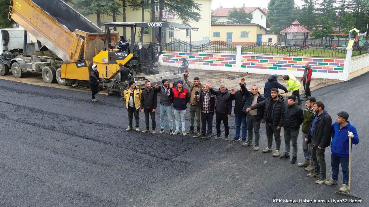 Çiçekpınar'da Okul Bahçesine 6 Bin Metrekare Sıcak Asfalt - Detay 9