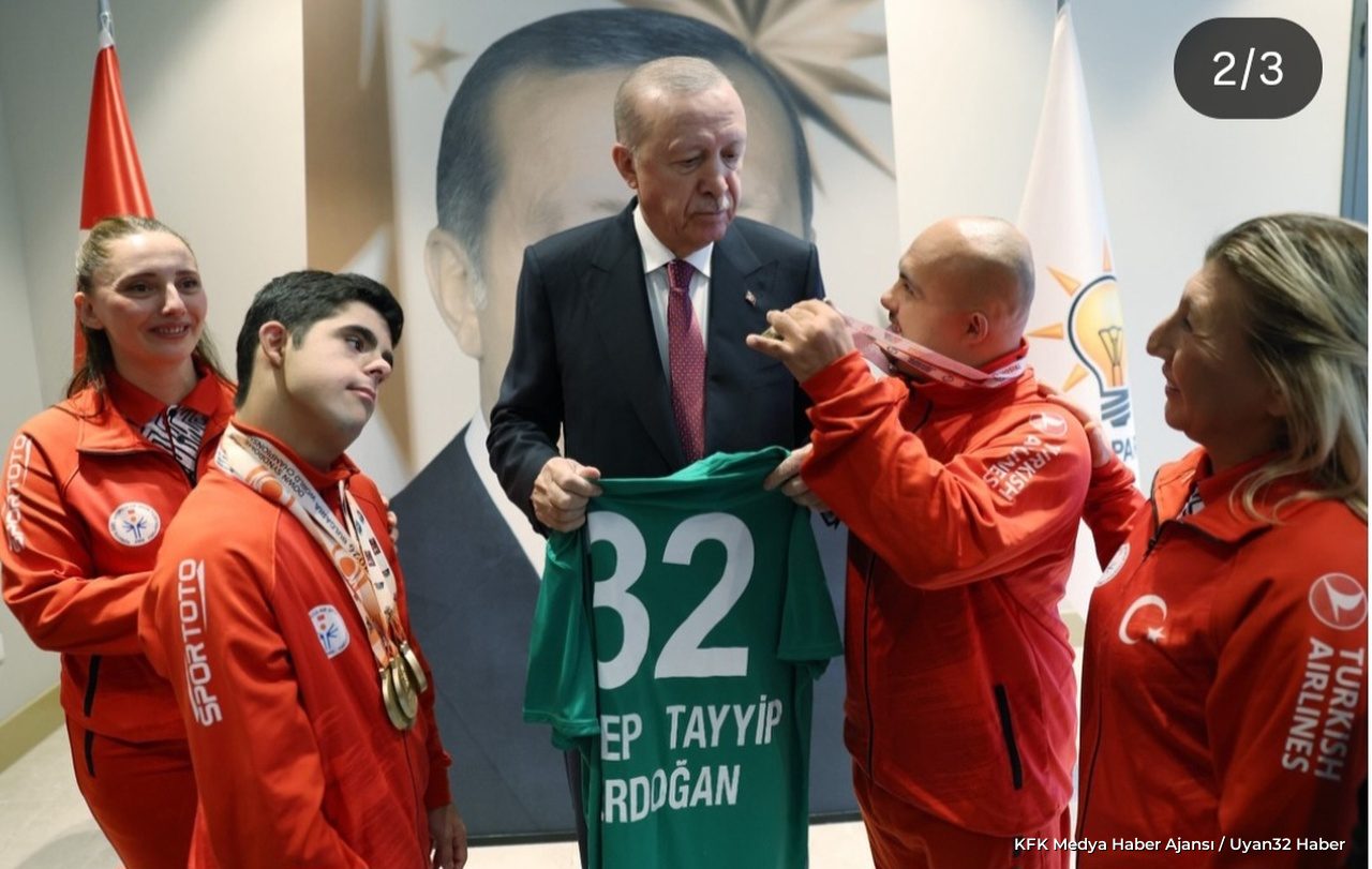 Cumhurbaşkanı Erdoğan Isparta Heyetini Kabul Etti: 32 Numaralı Forma