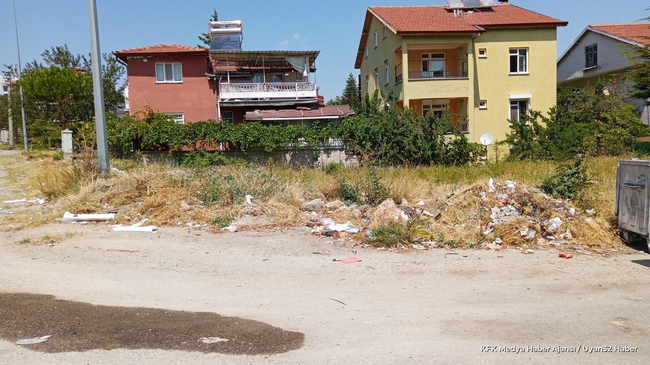Deregümü'nde Çöp Krizi Büyüyor