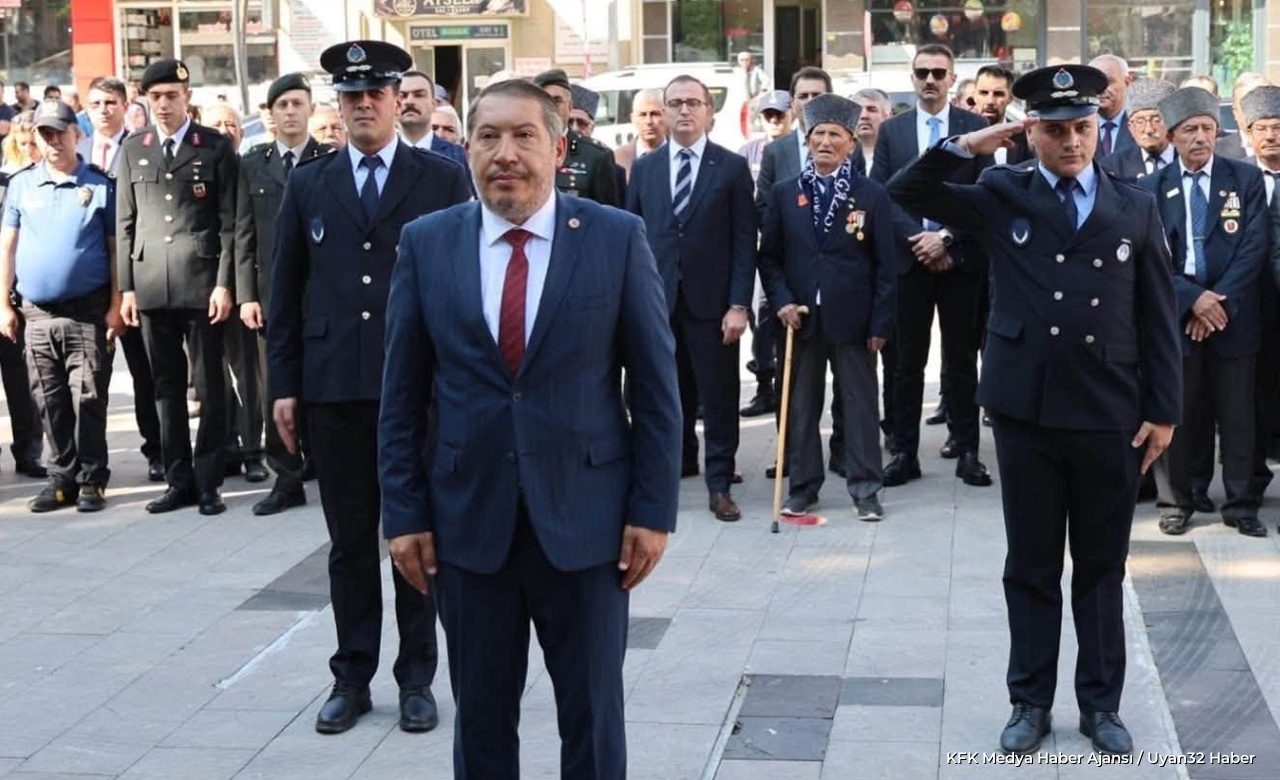Dinar'da 19 Eylül Gaziler Günü Törenle Kutlandı: Çelenkler Sunuldu