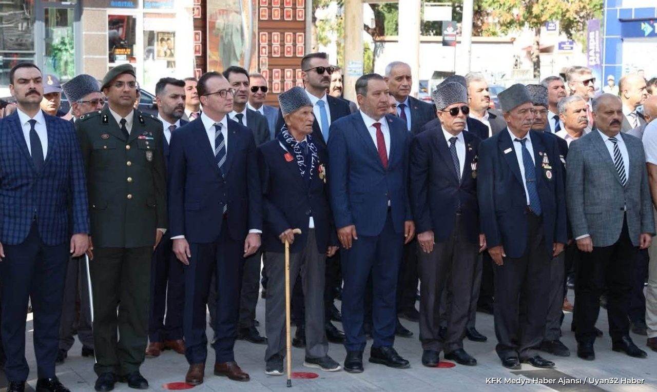 Dinar'da 19 Eylül Gaziler Günü Törenle Kutlandı: Çelenkler Sunuldu - Detay 2