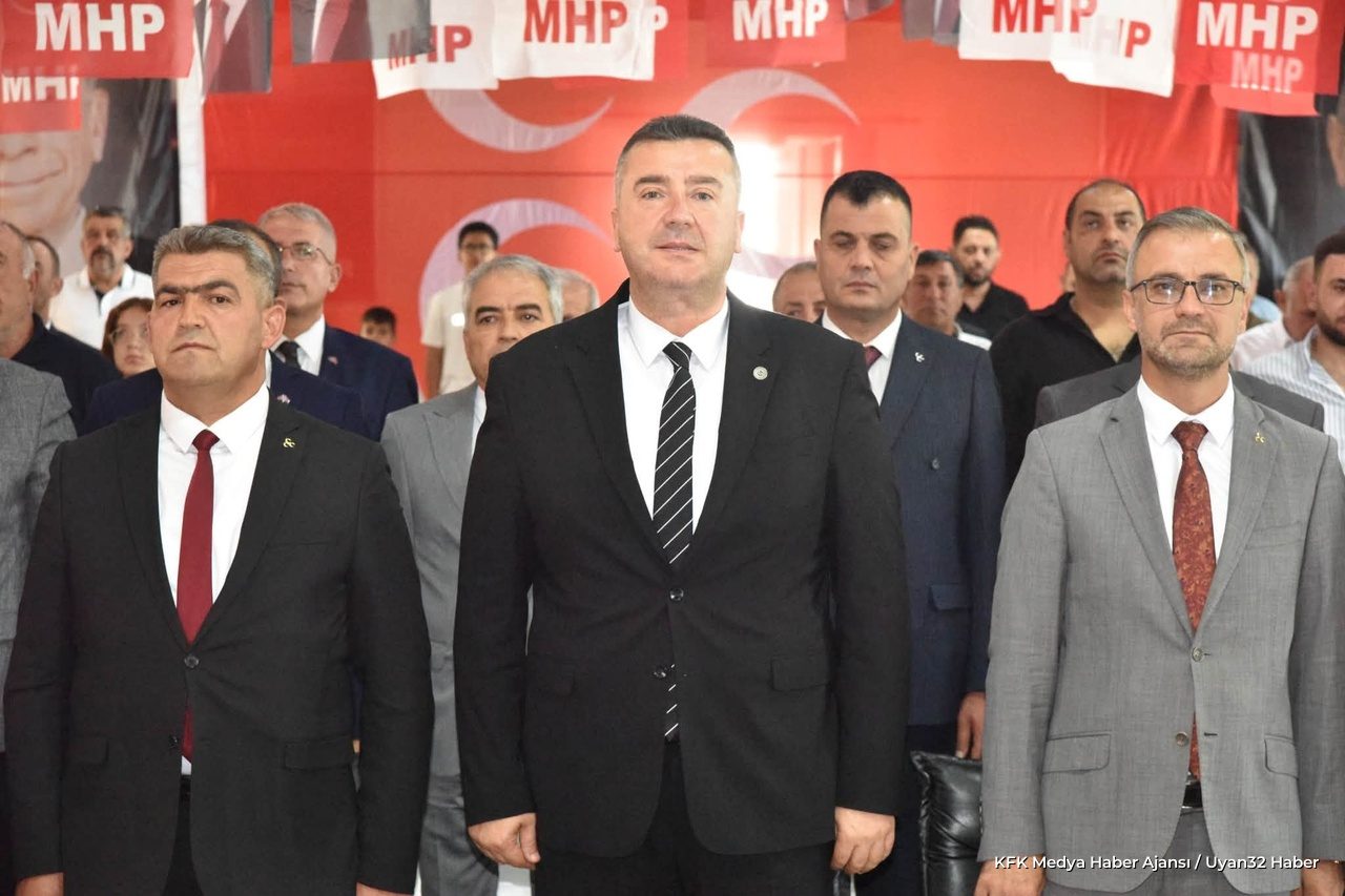 MHP Kongresinde Başkan Özer Vardı