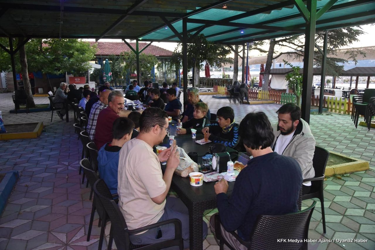 Eğirdir Belediyesi'nden Cuma Sabahı Geleneksel Çorba İkramı
