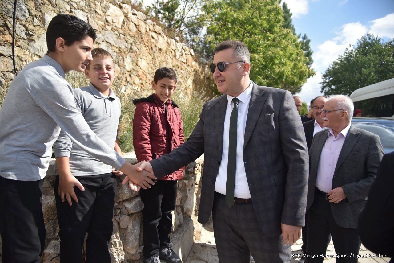 Eğirdir'de Bilim Şenliği: Başkan Özer Öğrencilerle Buluştu - Detay 5