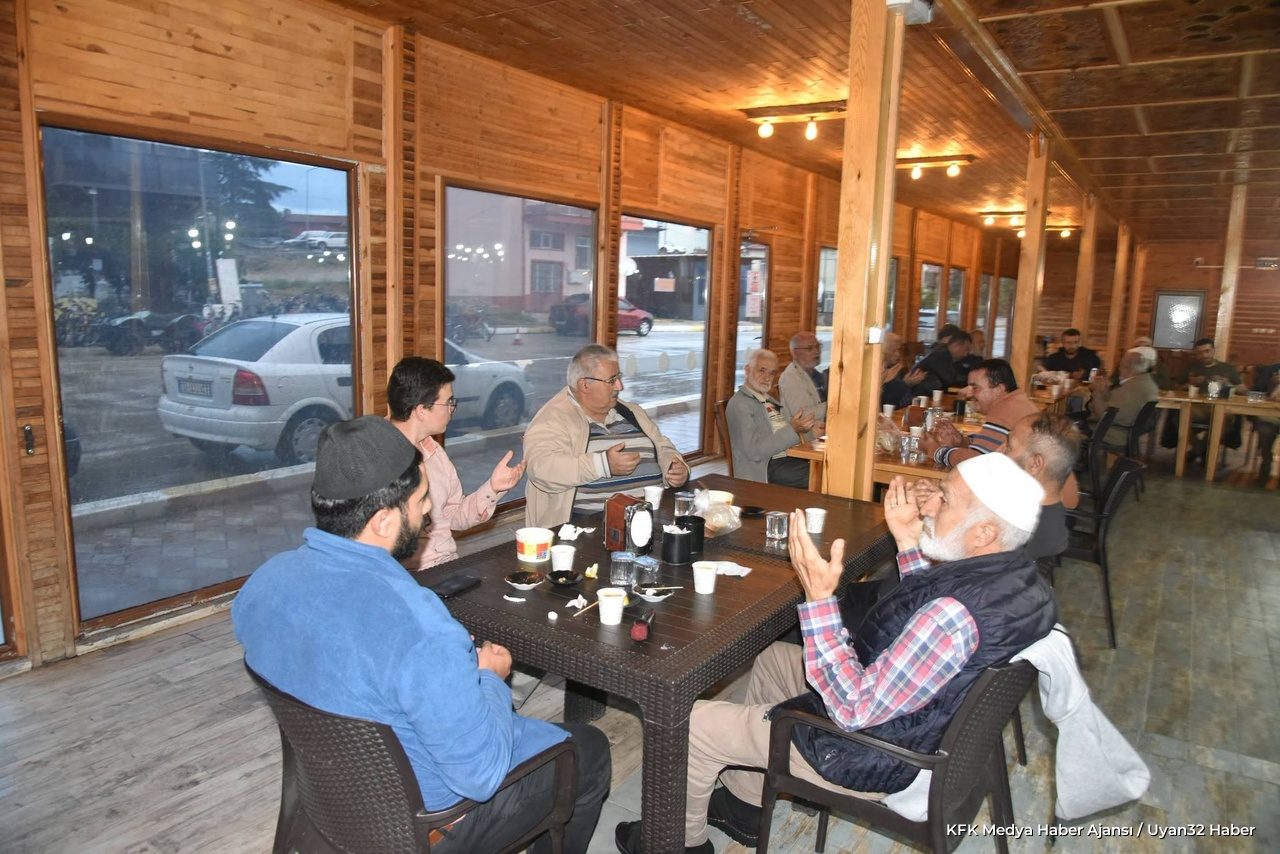 Eğirdir'de Cuma Namazı Sonrası Sıcak Çorba İkramı