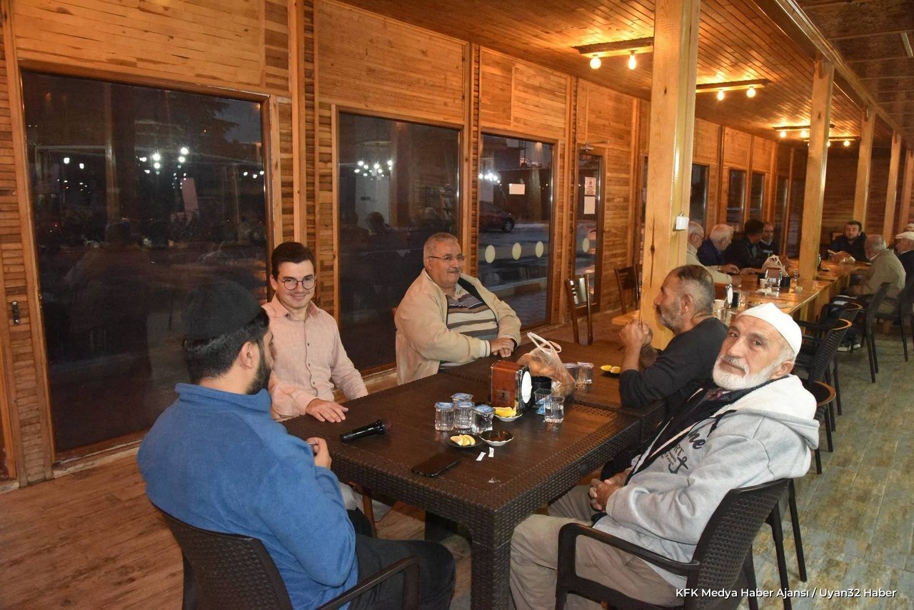 Eğirdir'de Cuma Namazı Sonrası Sıcak Çorba İkramı - Detay 3