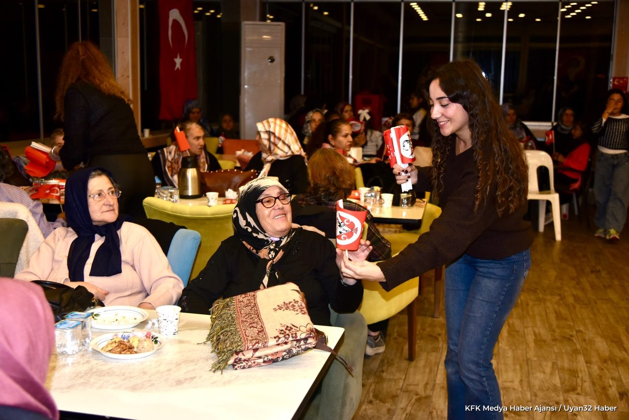 Eğirdir'de Cumhuriyet Kadınları Balosu Düzenlendi - Detay 2