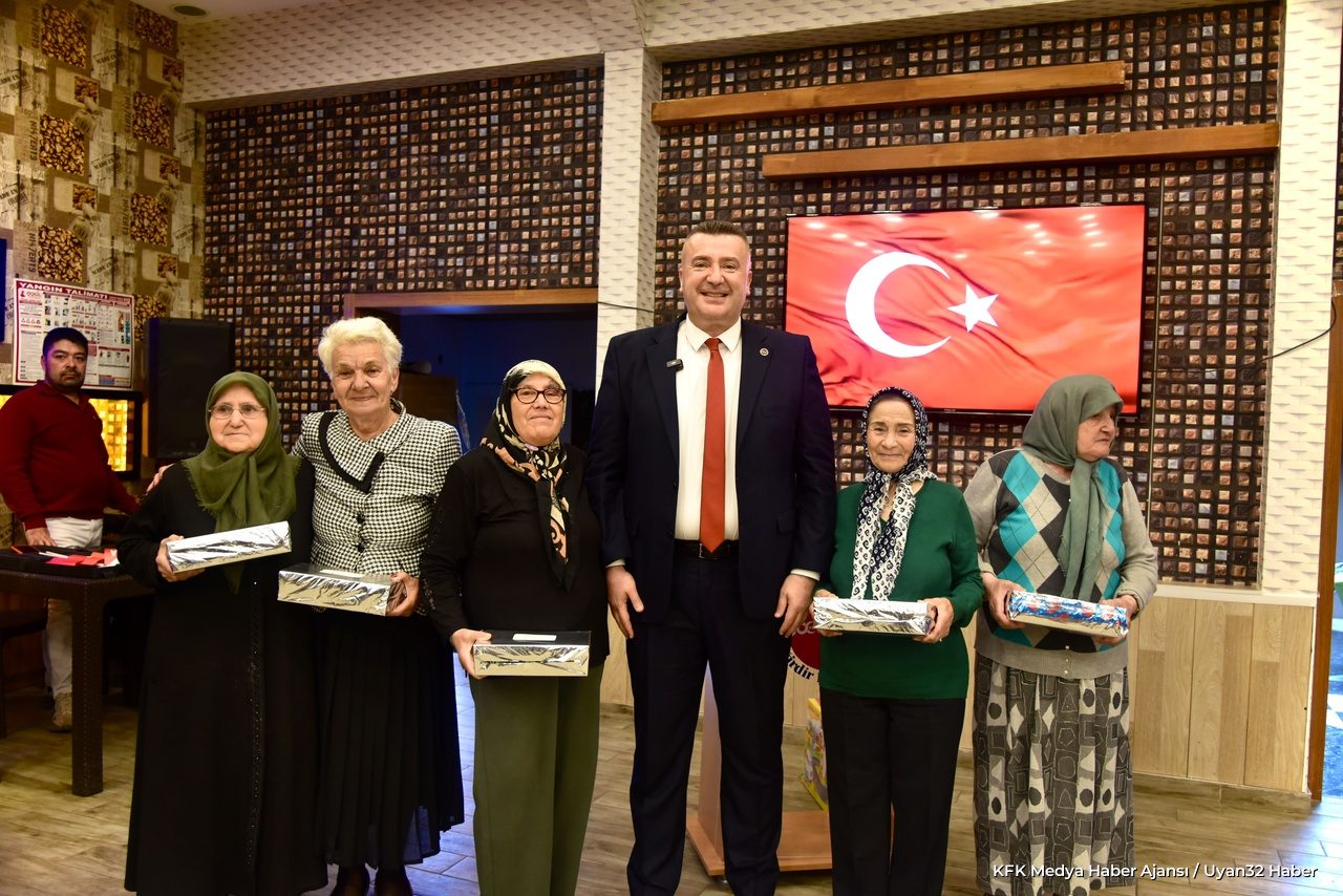 Eğirdir'de Cumhuriyet Kadınları Balosu Düzenlendi - Detay 3
