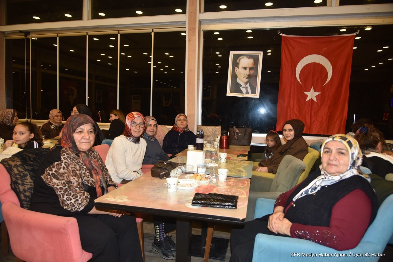 Eğirdir'de Cumhuriyet Kadınları Balosu Düzenlendi - Detay 5