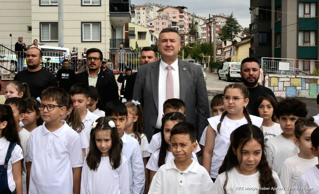 Eğirdir'de İlköğretim Sevinci