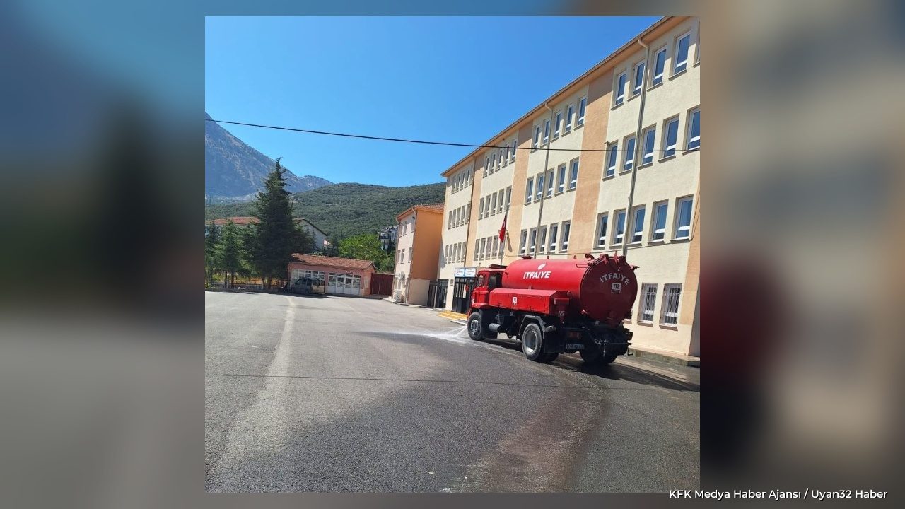 Eğirdir'de Okul Bahçeleri Temizleniyor
