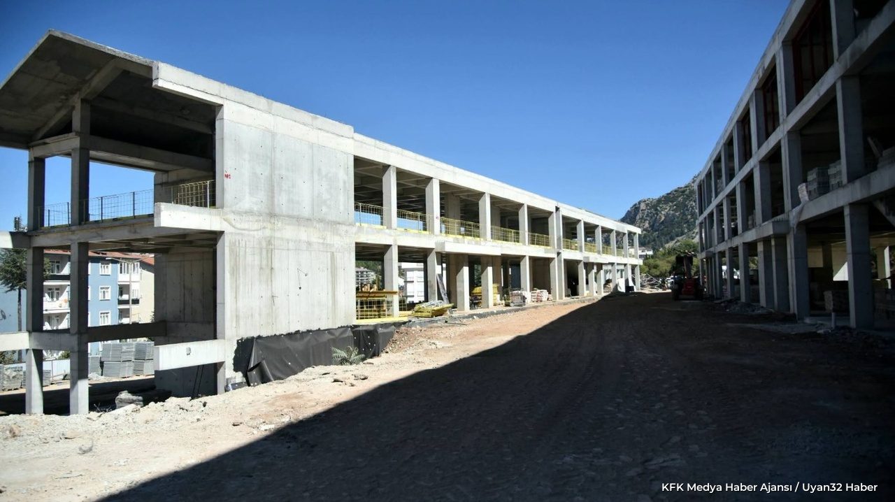Eğirdir Fen Lisesi İnşaatı Hız Kesmiyor: Protokolden Ziyaret - Detay 5