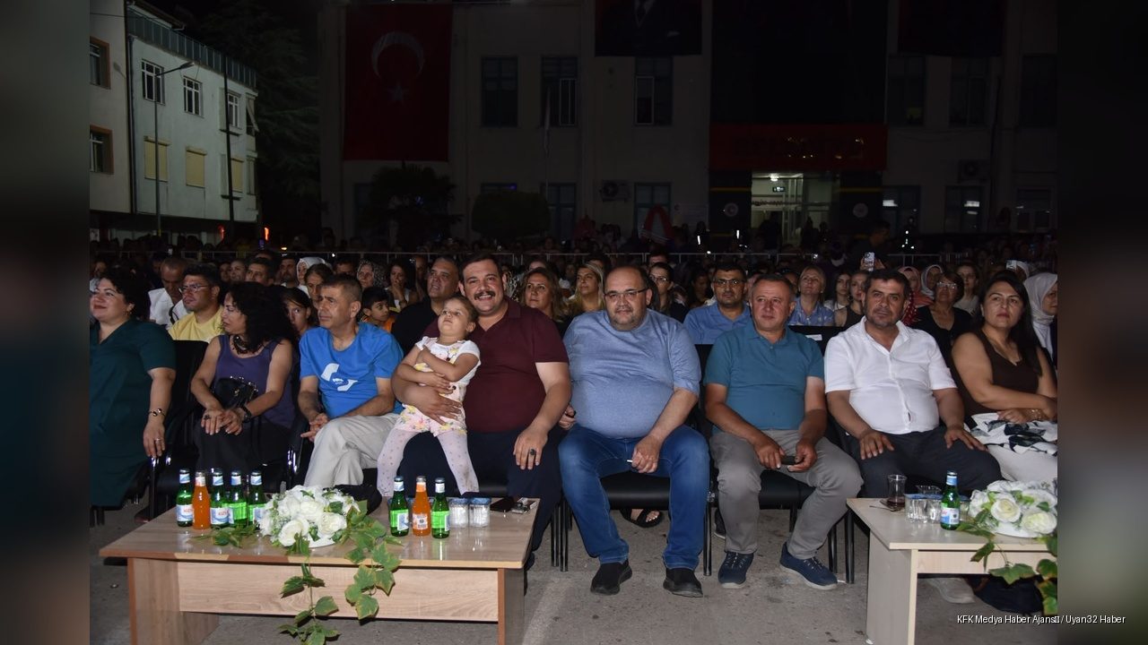 Eğirdir Festivali Zara Konseriyle Sona Erdi: Coşku Dolu Final