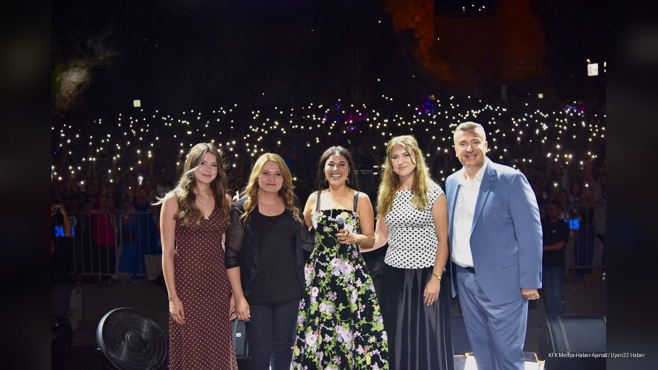 Eğirdir Festivali Zara Konseriyle Sona Erdi: Coşku Dolu Final