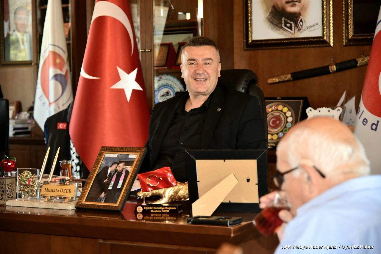Eğirdir Gaziler Derneği'nden Belediye Başkanı Mustafa Özer'e Ziyaret