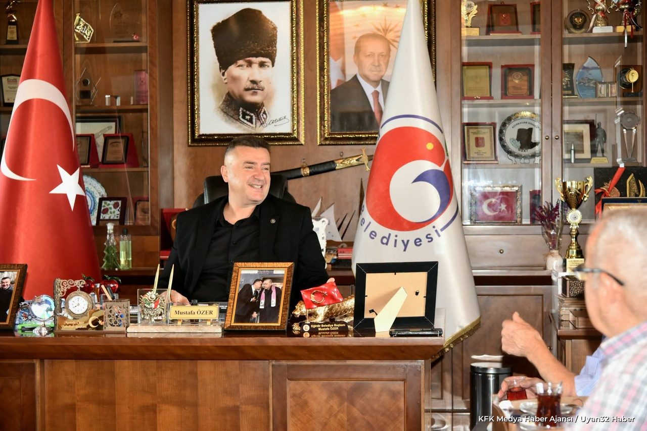 Eğirdir Gaziler Derneği'nden Belediye Başkanı Mustafa Özer'e Ziyaret