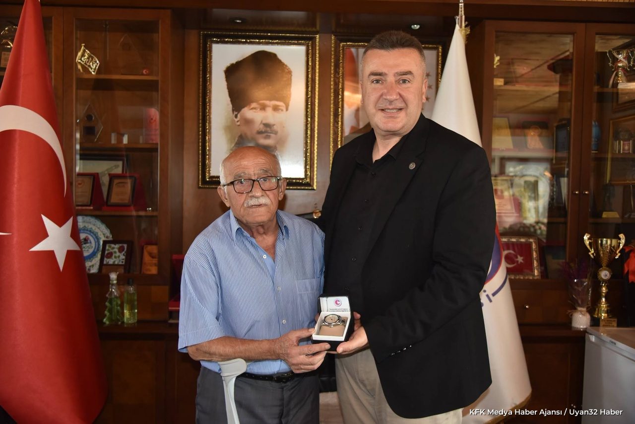 Eğirdir Gaziler Derneği'nden Belediye Başkanı Mustafa Özer'e Ziyaret