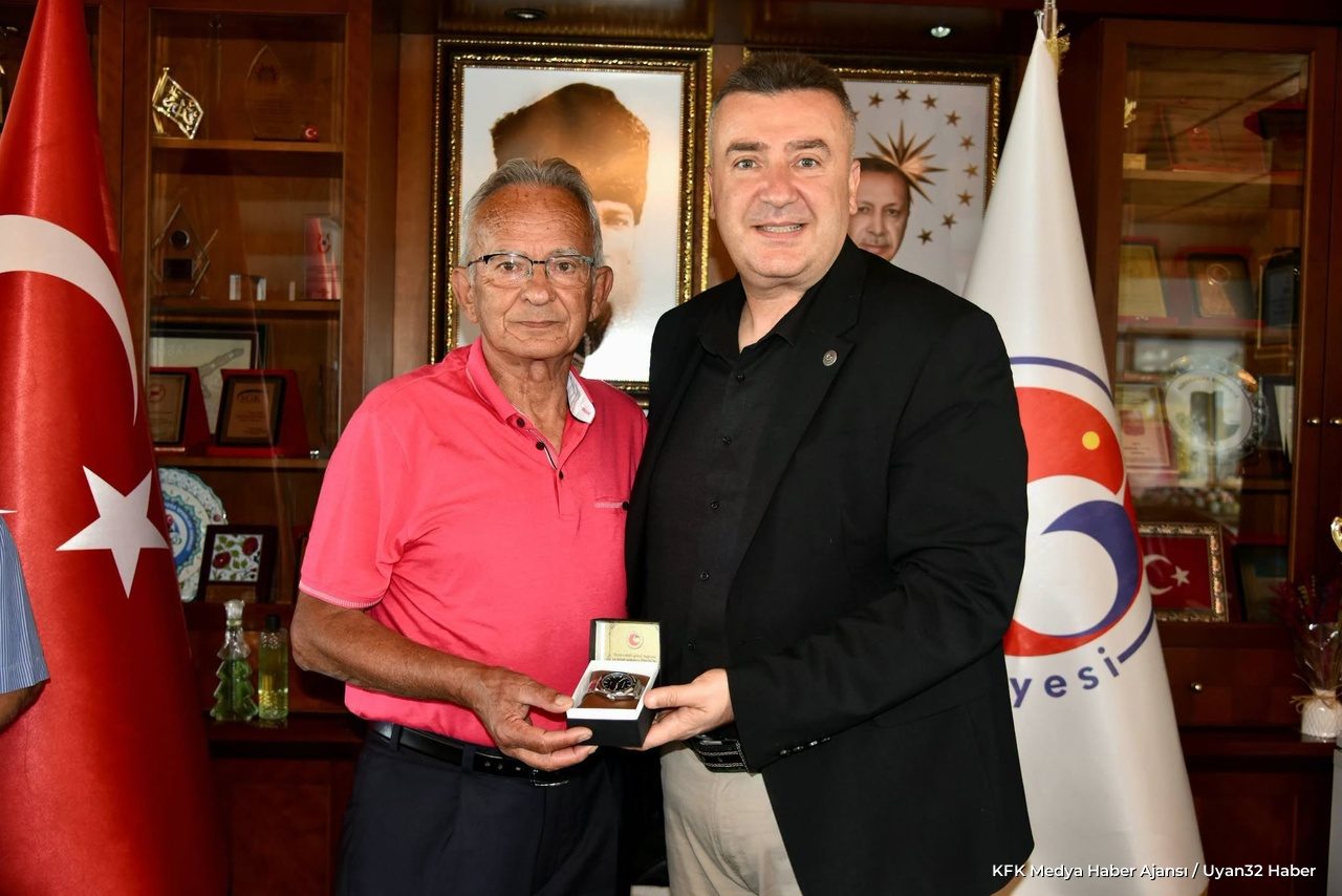 Eğirdir Gaziler Derneği'nden Belediye Başkanı Mustafa Özer'e Ziyaret