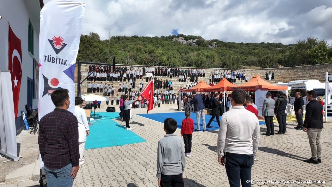 Eğirdir Gökçehüyük Köyü'nde Bilim Şenliği Düzenlendi