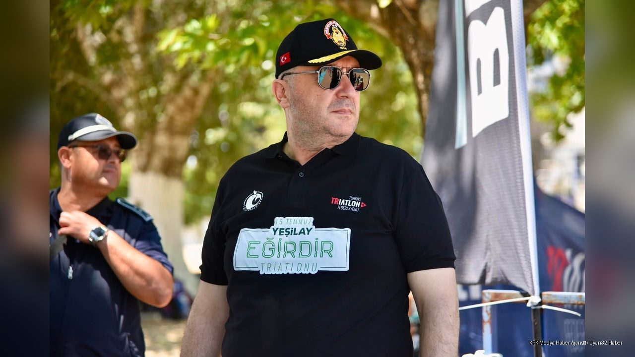 Eğirdir Triatlon Yarışları Başladı: 500 Sporcu Mücadele Ediyor