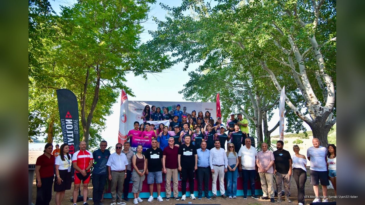 Eğirdir Triatlon Yarışları Başladı: 500 Sporcu Mücadele Ediyor