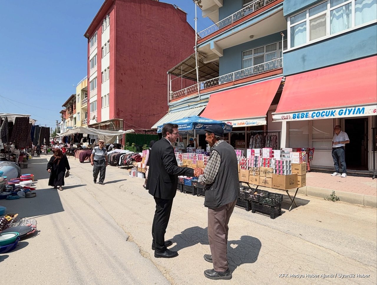 Gelendost Kaymakamı Özdoğan Pazarda Halkla Buluştu