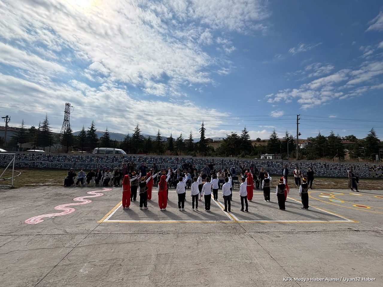 İlköğretim Haftası Gelendost'ta Kutlandı