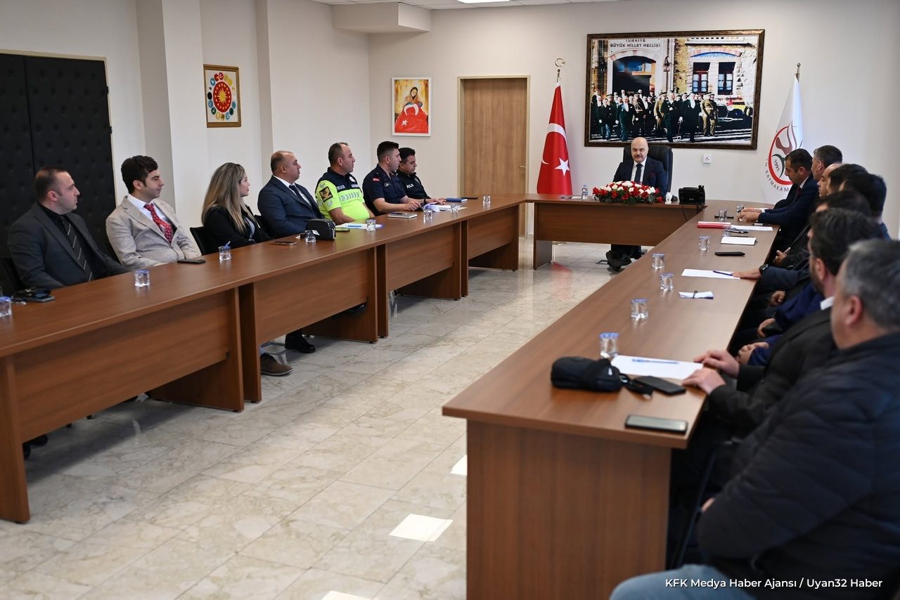 Gönen'de Okul Güvenliği Toplantısı Gerçekleştirildi