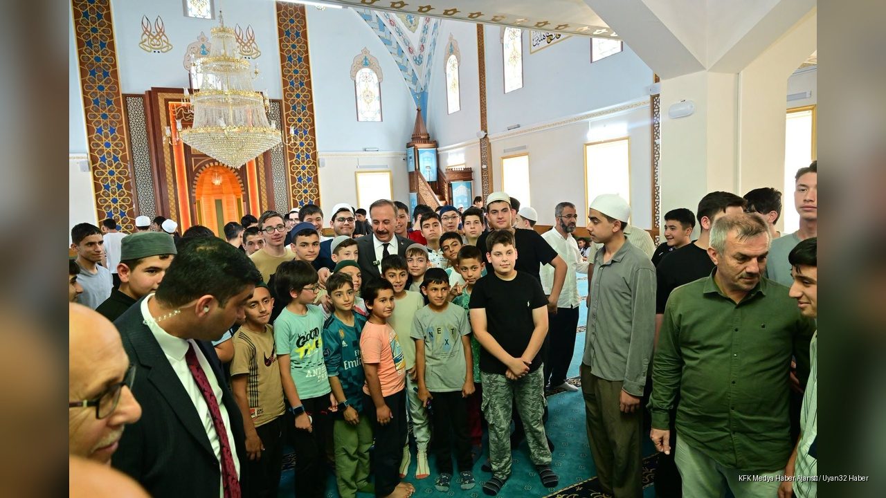 Hafızlık Yolundaki Öğrencilere Vali Erin