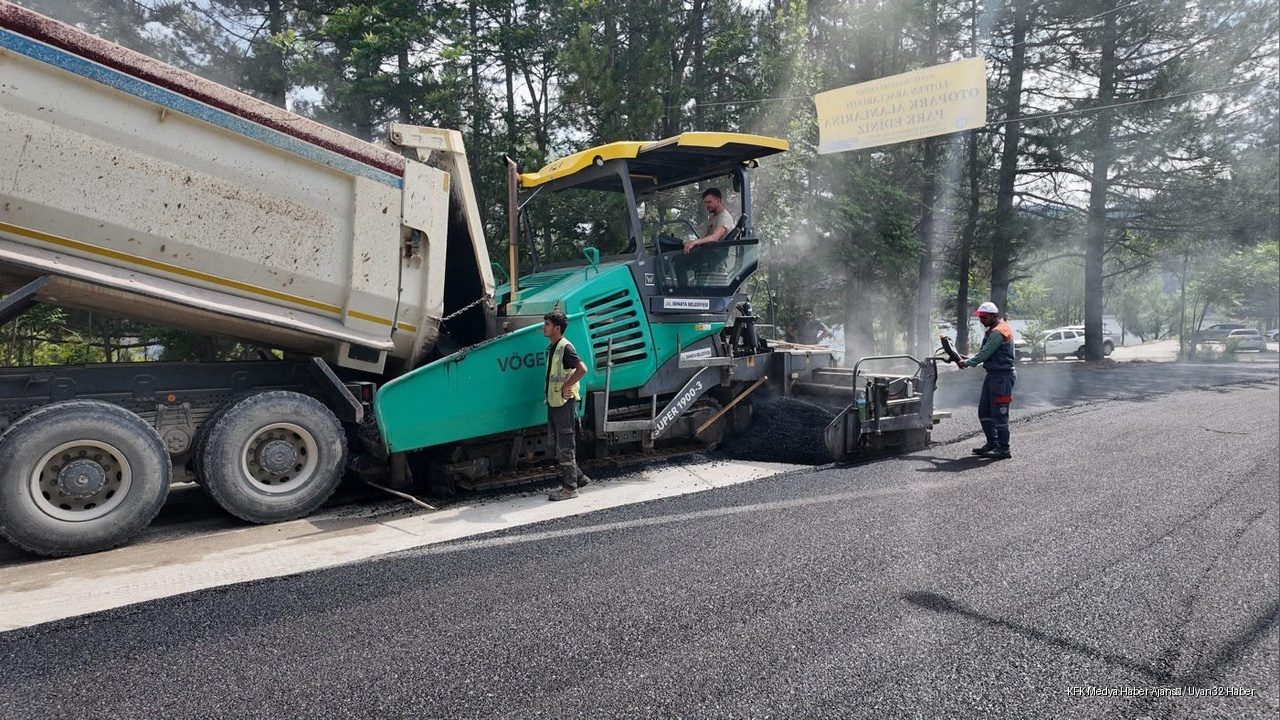 Isparta Belediyesi Gölcük Tabiat Parkı Yolunu Asfaltlıyor