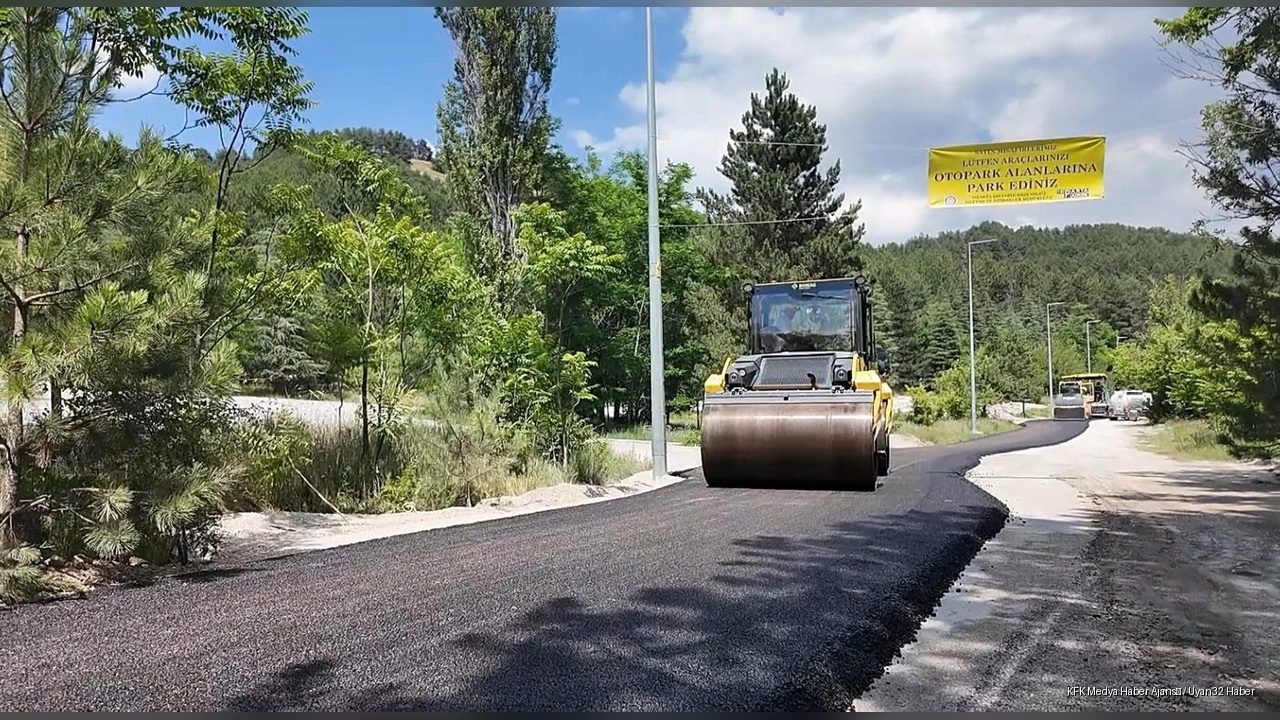 Isparta Belediyesi Gölcük Tabiat Parkı Yolunu Asfaltlıyor
